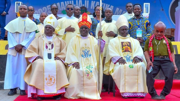 2025.08.25 Wakati wa kufunga misa ya Kongamano la Kitaifa la vijana wakatoliki wafanyakazi VIWAWA  23 Agosti 2025.