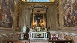 Սուրբ Օգոստինոս պազիլիքայի մէջ Սրբուհի Մոնիքային նուիրուած խորանը  