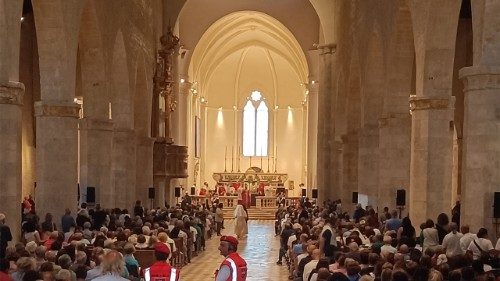 L'arcivescovo de L'Aquila: nella Perdonanza un invito a superare i conflitti