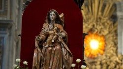 Nuestra Señora de Montserrat en una celebración en la Basílica de San Pedro