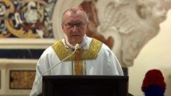 Në Bazilikën e Santa Maria di Collemaggio, në L'Aquila, kremtohet Mesha e Shenjtë e kryesuar nga kardinali Pietro Parolin për Ndjesën Çelestiniane