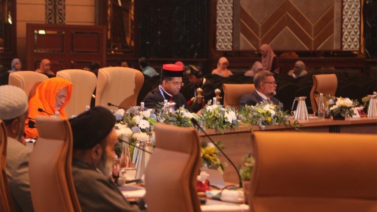 O prefeito do Dicastério para o Diálogo Inter-religioso, em uma conferência na segunda Cúpula Internacional de Líderes Religiosos em Kuala Lumpur, Malásia.