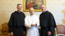 Pater Joseph Farrell (links) bei einem Treffen mit Papst Leo XIV.