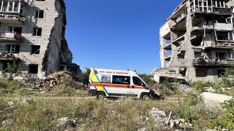 L'ambulanza donata dall'associazione