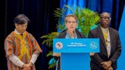 SIGNIS President Mrs. Helen Osman; SIGNIS Africa President Fr. Prof. Walter Ihejirika (r) and SIGNIS Secretary General, Dr. Peter Monthienvichienchai (l)