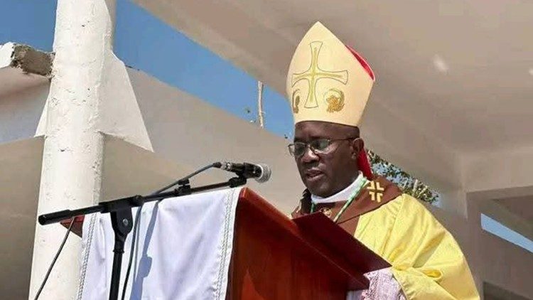 Dom Leopoldo Ndakalako - Bispo da Diocese de Menongue