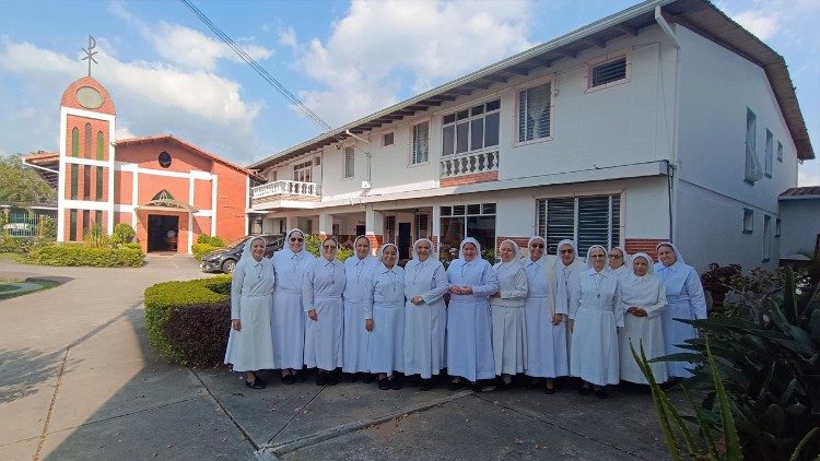 Religiosas de la Congregación de Siervas de Jesús 