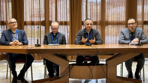 Assemblea sinodale CEI, Castellucci: la Chiesa è vivace, non siamo in alto mare