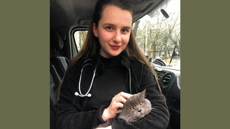 Viktoria, médico militar en Ucrania