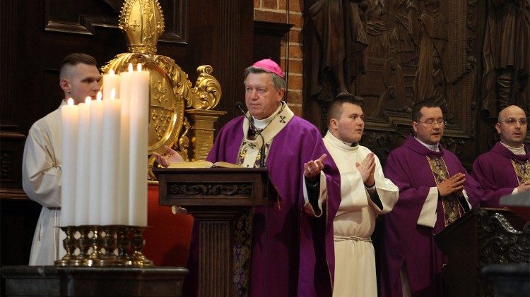 Abp Józef Kupny przewodniczący Mszy św. w Archikatedrze Wrocławskiej (Maciej Rajfur/ Archidiecezja Wrocławska)