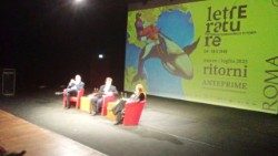 Un momento de la presentación del libro "el loco de Dios hasta el fin del mundo"