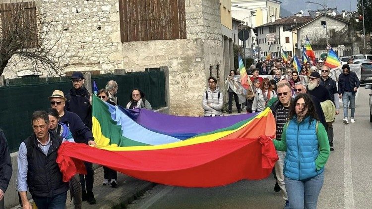 Un immagine della Via Crucis per la pace del 2024