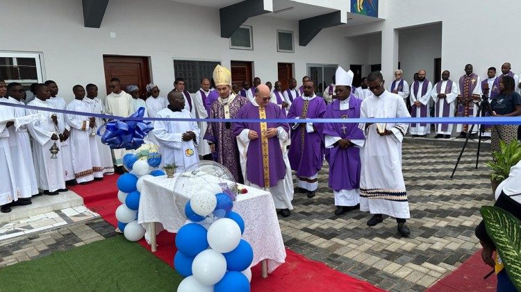 Inaugurado o Seminário Mãe do Divino Amor em Matola