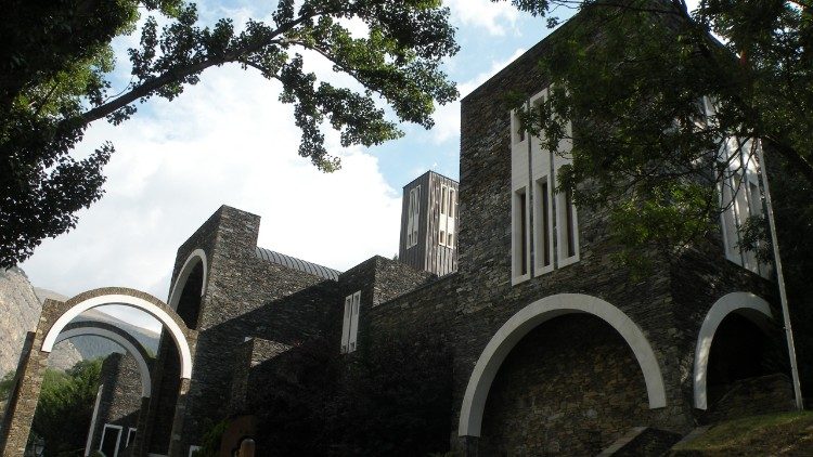 அந்தோரா நாட்டின் Meritxell நமதன்னை பேராலயம்