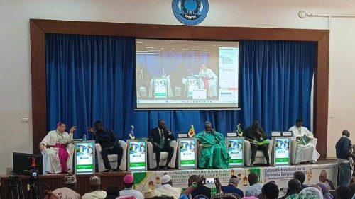 Mgr Gallagher vante le Sénégal, «modèle de coexistence religieuse pacifique»