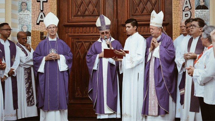 Diante da Porta Santa