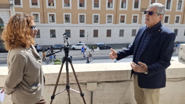 Vatican News con el padre Jorge Crisafulli