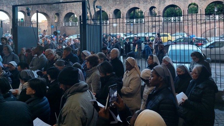 2025.04.11 via Crucis degli invisibili