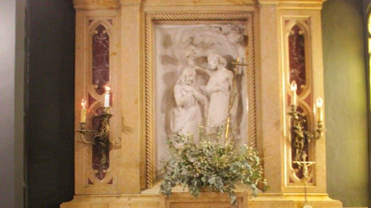 Altar donde el niño Jorge Mario Bergoglio fue bautizado]