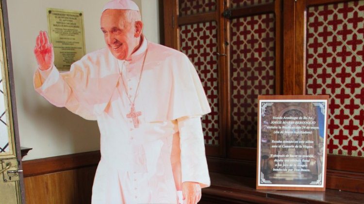 La basílica de María Auxiliadora de Almagro, donde iba a rezar el Papa Francisco todos los 24 de mayo, y se conserva la silla donde él rezaba.