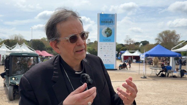 Il cardinale Paolo Lojudice al Villaggio per la Terra 2025