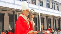 Dom Claudio Dalla Zuanna, Arcebispo da Beira, na celebração do Domingo de Ramos. 