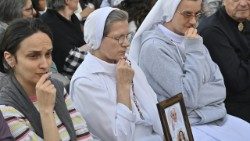 2025.04.23 ROSARIO PER PAPA FRANCESCO 