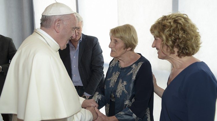 Papa Francesco incontra sua cugina, Angela Sivori, a Genova