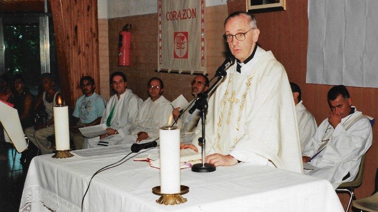 Celebrando la MIsa con los Misioneros del Sagrado Corazón en la Villa Soldati