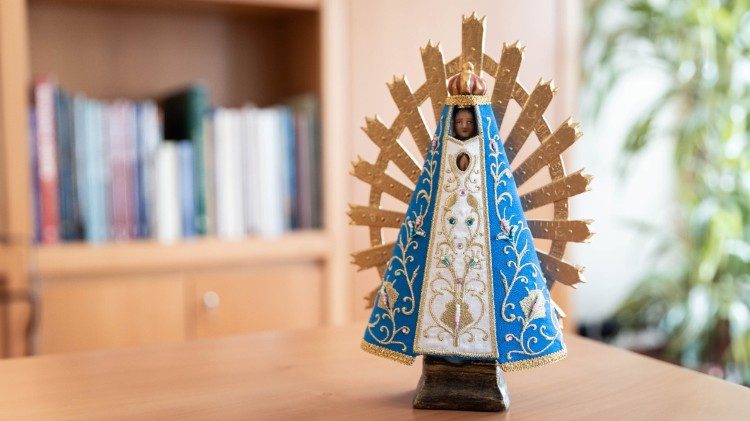 La statua della Madonna di Lujan regalata dal Papa alla famiglia dell’Università Cattolica del Sacro Cuore, dell’Istituto G. Toniolo e del Policlinico A. Gemelli