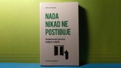 Naslovnica knige pape Franje "Nada nikad ne postiđuje: Hodočasnici prema boljem svijetu”
