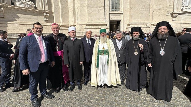 Përfaqësuesit shqiptarë fetarë në Vatikan për funeralin e Papës Françesku