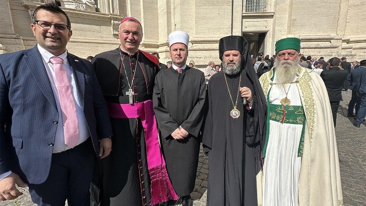 Delegacioni i Këshillit Ndërfetar të Shqipërisë në meshën e Dritës për Papën Françesku