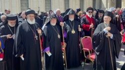 Գարեգին Բ եւ Արամ Ա Կաթողիկոս Հայրապետները մասնակցեցան Ֆրանչիսկոս Պապի յուղարկաւորութեան