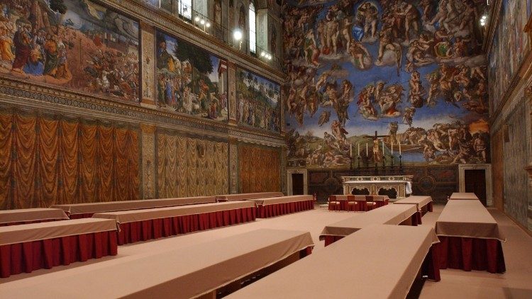 La Cappella Sistina preparata per il Conclave del 2013