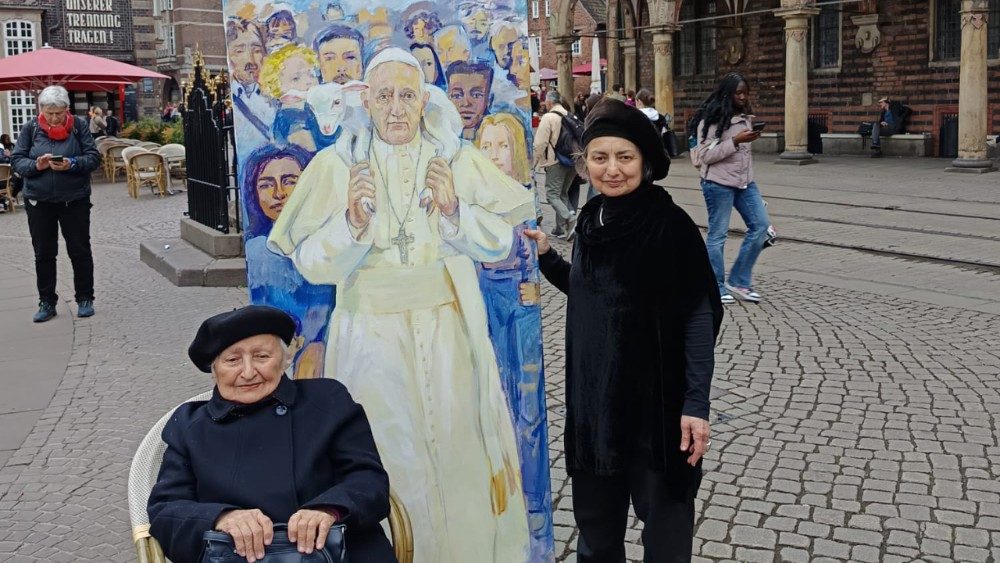 2025.04.28 Marietta Armena ricorda con una sua tela (BUON PASTORE) il compianto Papa Francesco nel centro della Città di Bremen (Germania)