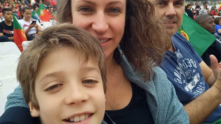 Carla com o filho Luca, de 10 anos