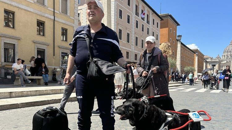 Người khuyết tật tham dự Năm Thánh