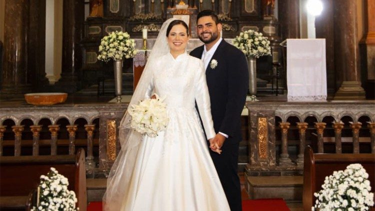 Amanda e Matheus de Macêdo se casam na Igreja do Rosário, em João Pessoa. Foto: Caio Victor