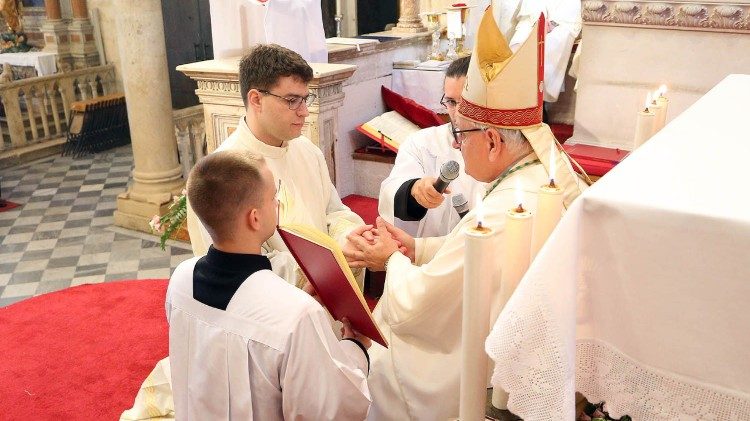 Biskup Tomislav Rogić za đakona zaredio Roberta Maretića