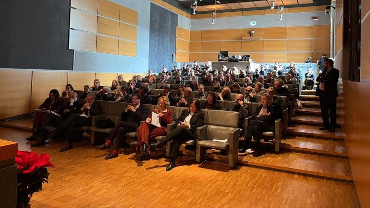 Vista do público presente na Lectio Magistralis do cardeal Tolentino de Mendonça