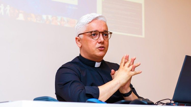 Padre Arnaldo Rodrigues