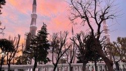 Symbolbild - Istanbuler Moschee im Morgenlicht