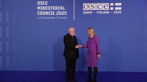 Abp Paul Richard Gallagher podczas posiedzenia OBWE w Wiedniu 4 grudnia 2025 r.