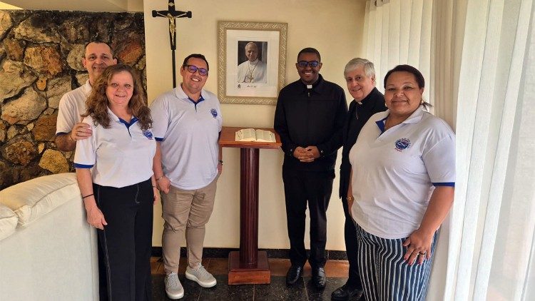 O Conselho Nacional da Sociedade de São Vicente de Paulo com o núncio apostólico no Brasil, dom Giambattista Diquattro