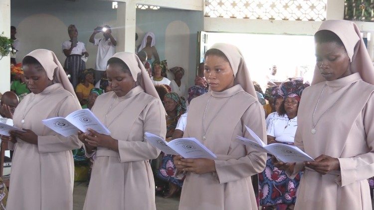 Profiss&atilde;o Perp&eacute;tua na Par&oacute;quia de Santa Maria, em Namicopo, arquidiocese de Nampula (Mo&ccedil;ambique)