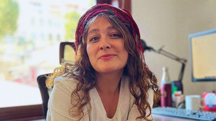 2025.12.09 Giornalista turca Tugce Yilmaz 