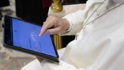2025.12.09 L'Annuario Pontificio digitale viene presentato a Papa Leone XIV (Vatican Media)