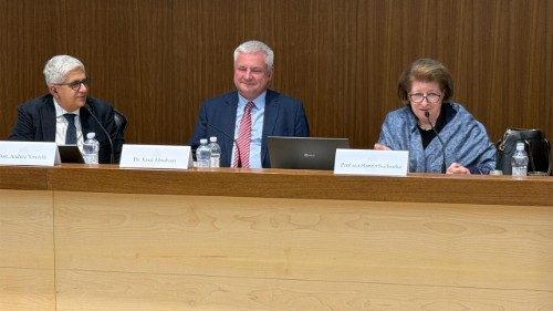 Andrea Tornielli, Knut Abraham i Hanna Suchocka