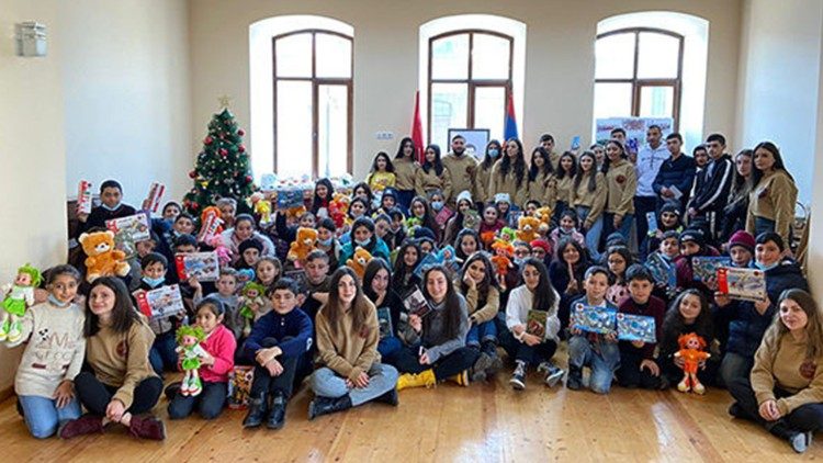 «Մենք Ենք Գիւմրին» ծրագիրին կազմակերպած 2024ի Ս․ Ծննդեան տօնակատարութենէն տեսարան մը